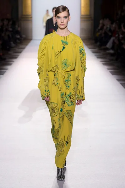 Look 22
